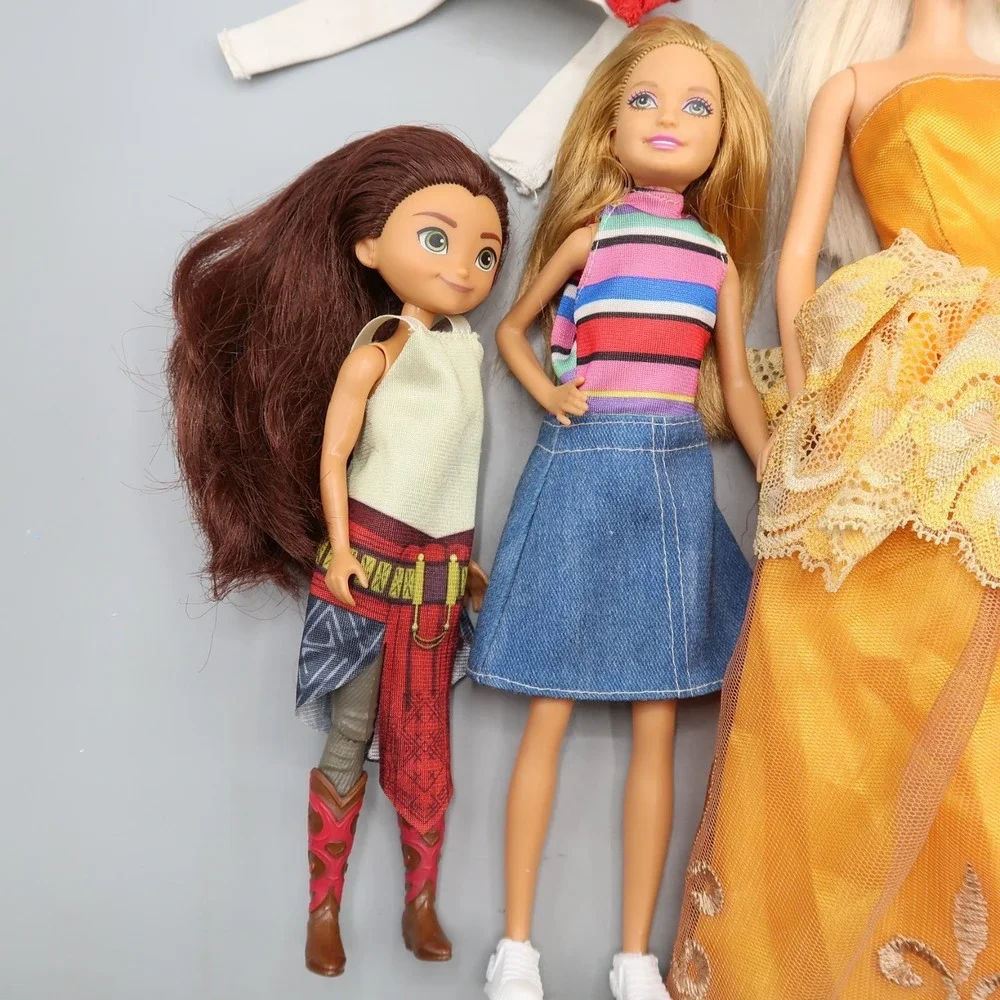 Lot of Barbie Sipper Dolls 2000–2013 w Clothes Outfits Vintage Mixed Bundle